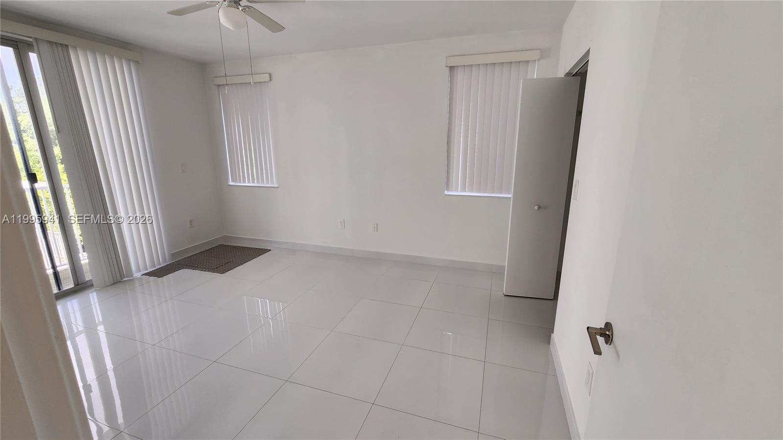 WEITZER AVENTURA PLACE CO - Residential Lease