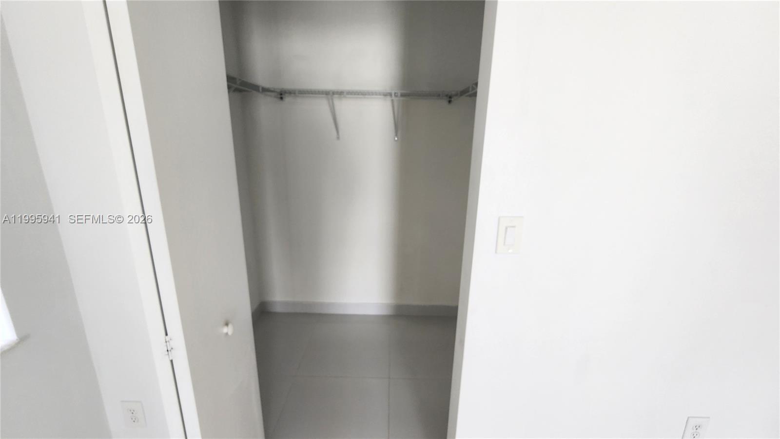 WEITZER AVENTURA PLACE CO - Residential Lease