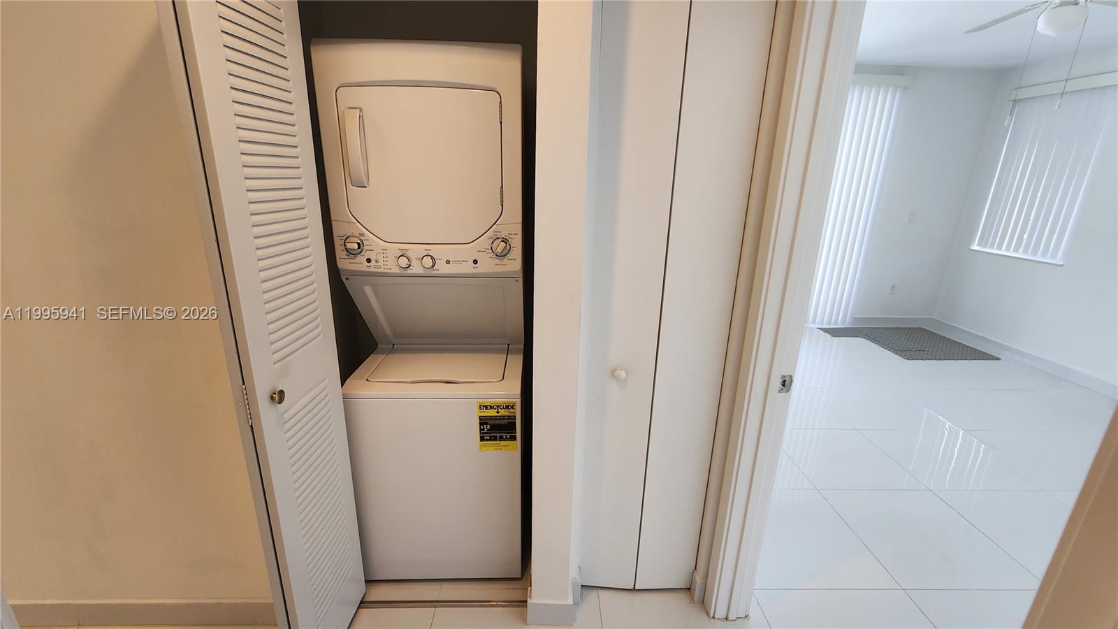 WEITZER AVENTURA PLACE CO - Residential Lease