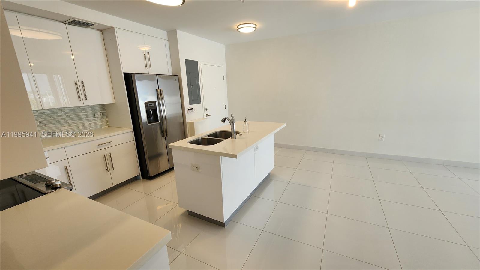 WEITZER AVENTURA PLACE CO - Residential Lease