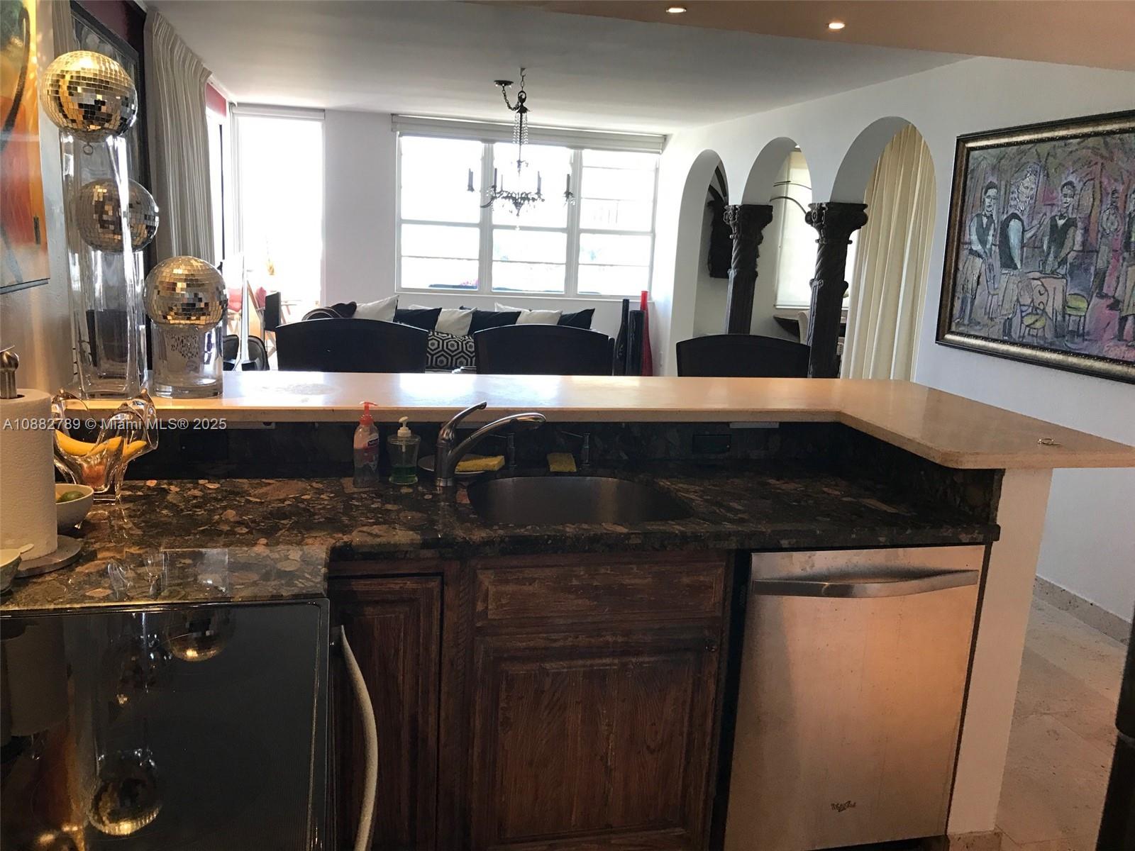 THE DECOPLAGE CONDO - Residential Lease