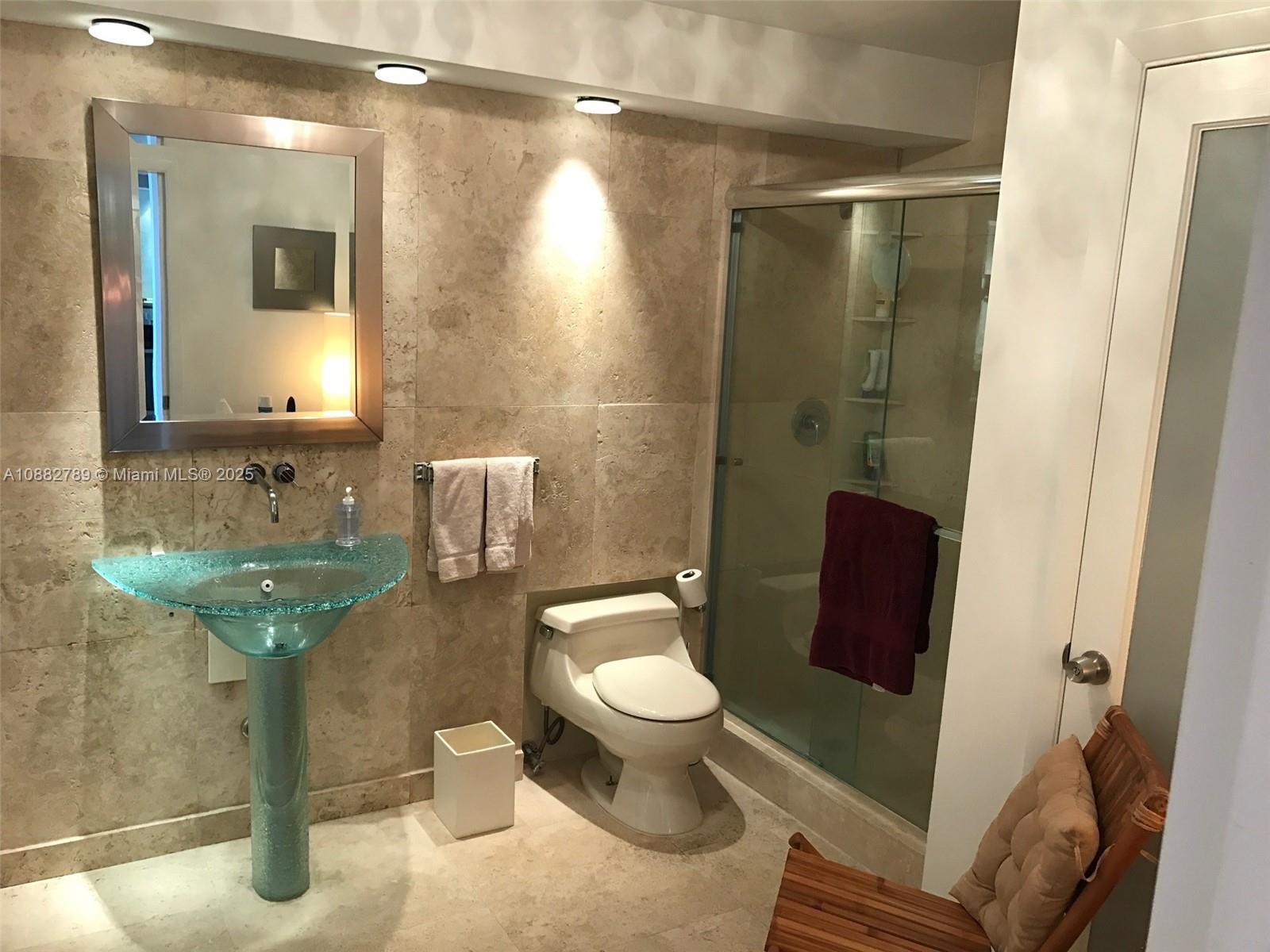 THE DECOPLAGE CONDO - Residential Lease