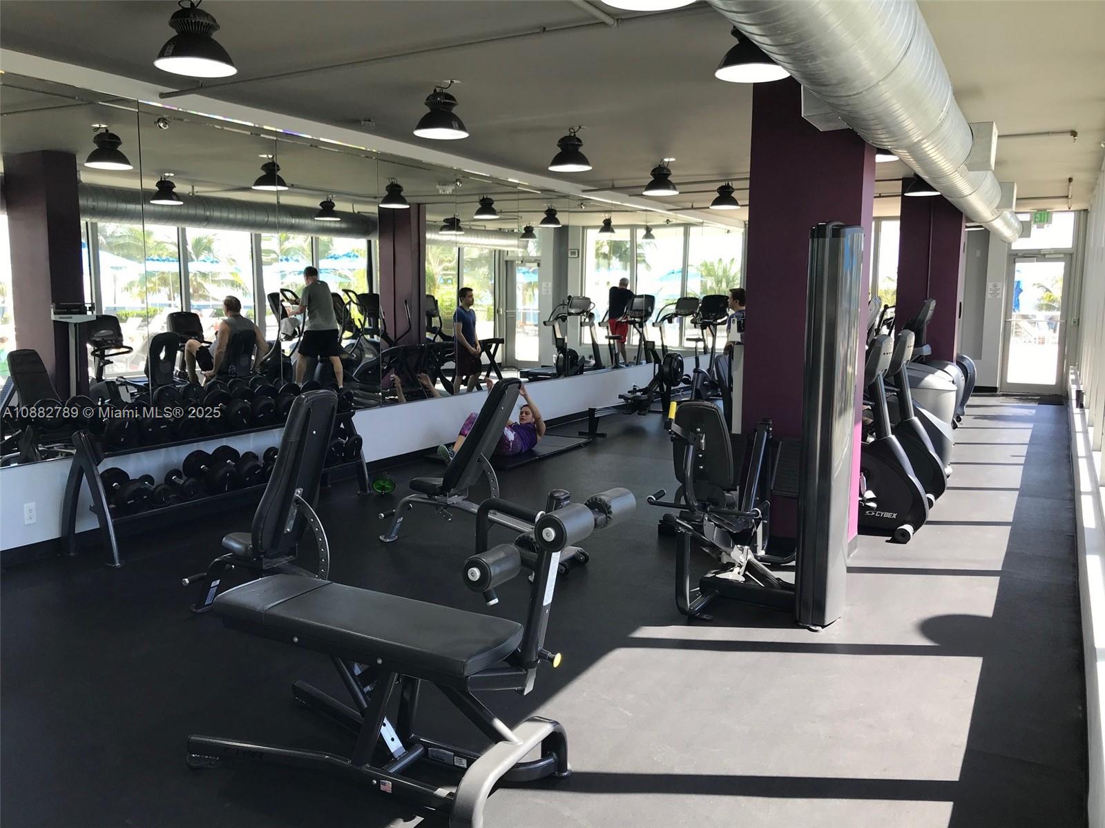 THE DECOPLAGE CONDO - Residential Lease