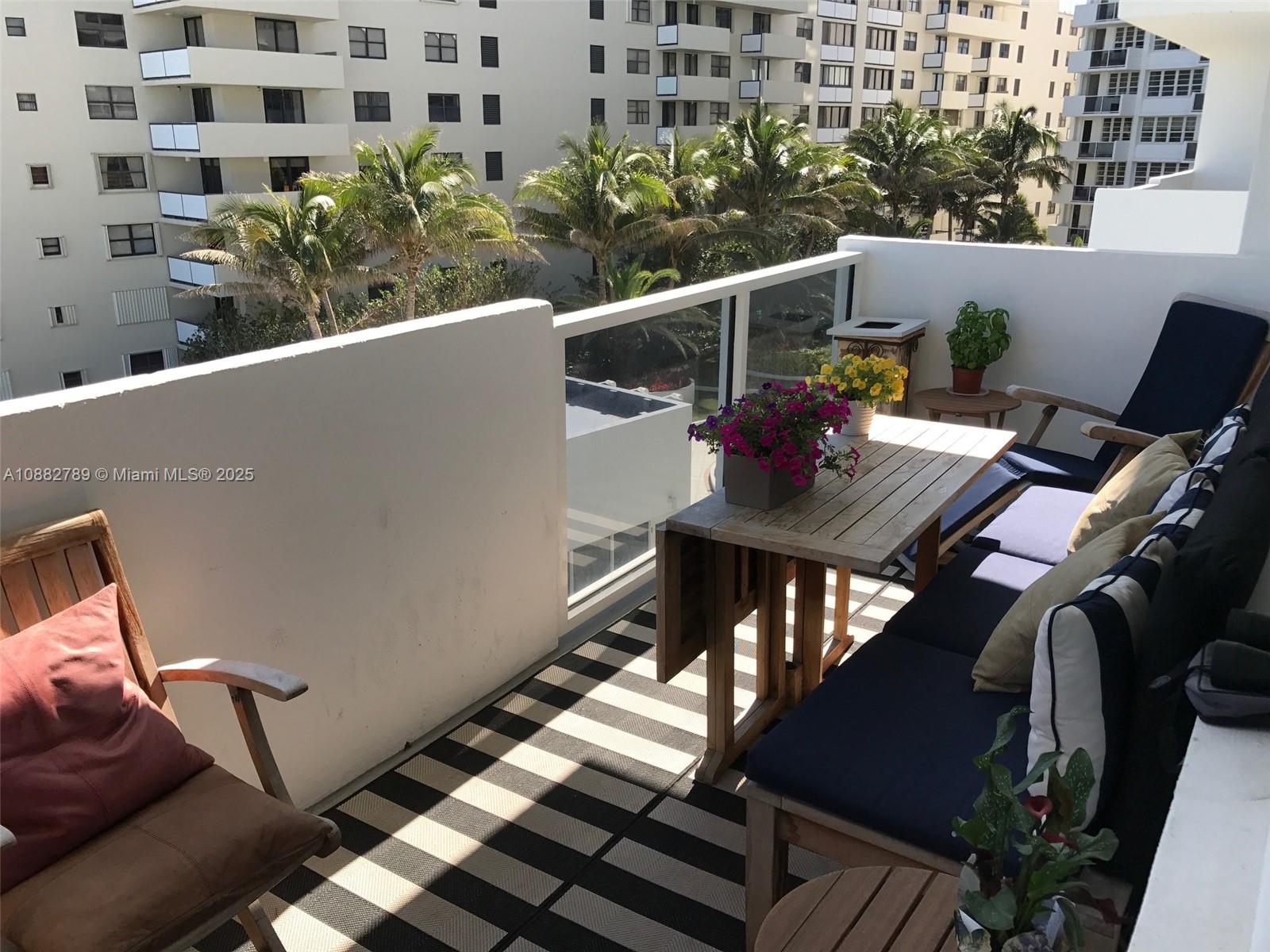 100 Lincoln Rd 644