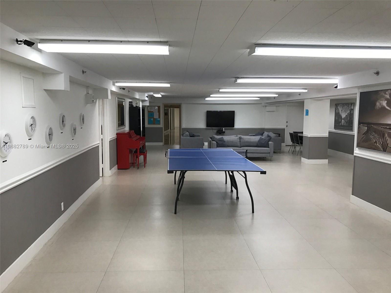 THE DECOPLAGE CONDO - Residential Lease