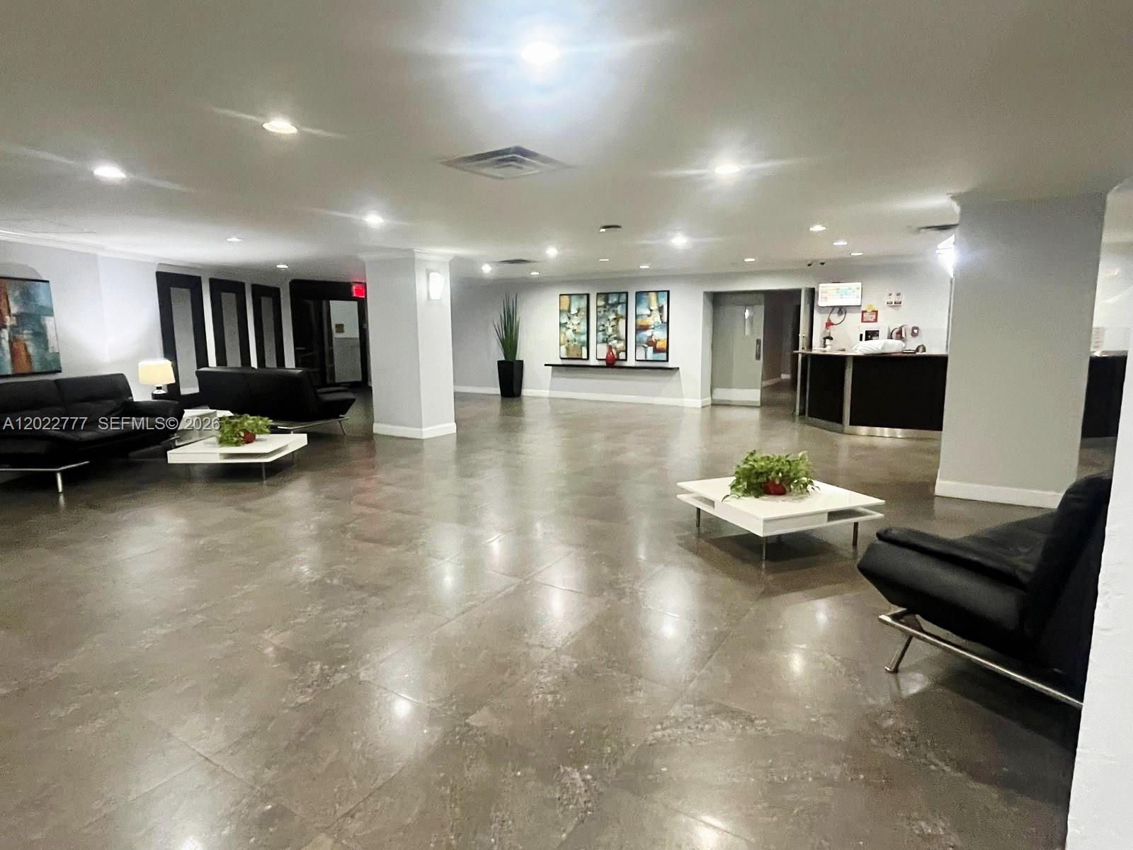 200 LESLIE CONDO - Residential
