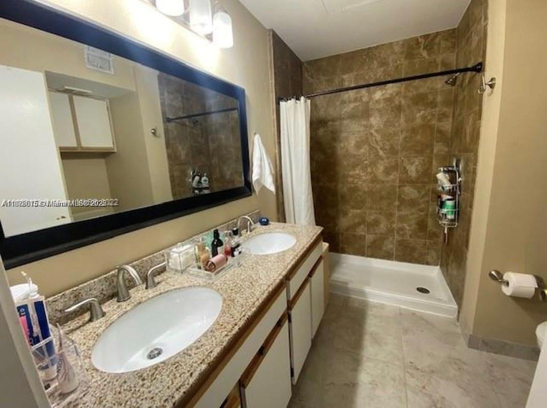 SAILBOAT POINTE CONDO - Residential