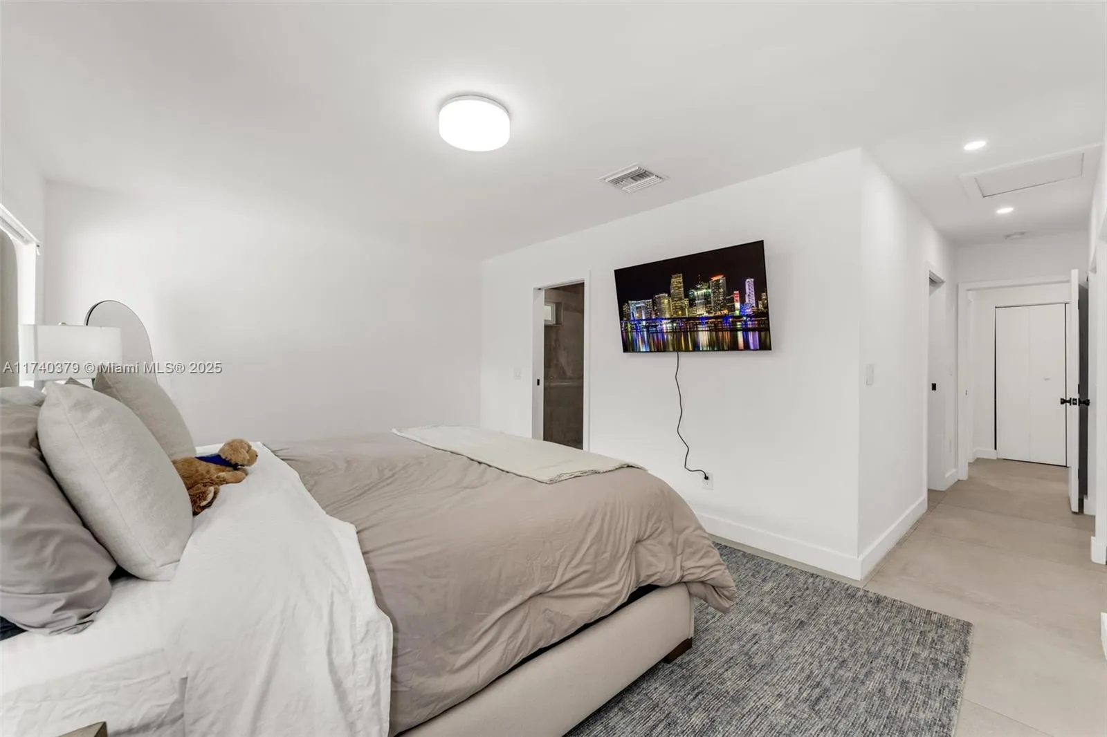 Coral Gables, Florida 33146, United States, 4 Bedrooms Bedrooms, ,5 BathroomsBathrooms,Residential,Active,8242