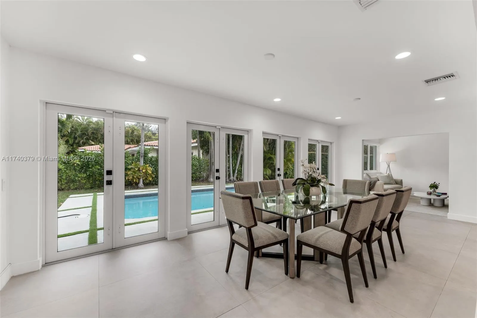 Coral Gables, Florida 33146, United States, 4 Bedrooms Bedrooms, ,5 BathroomsBathrooms,Residential,Active,8242
