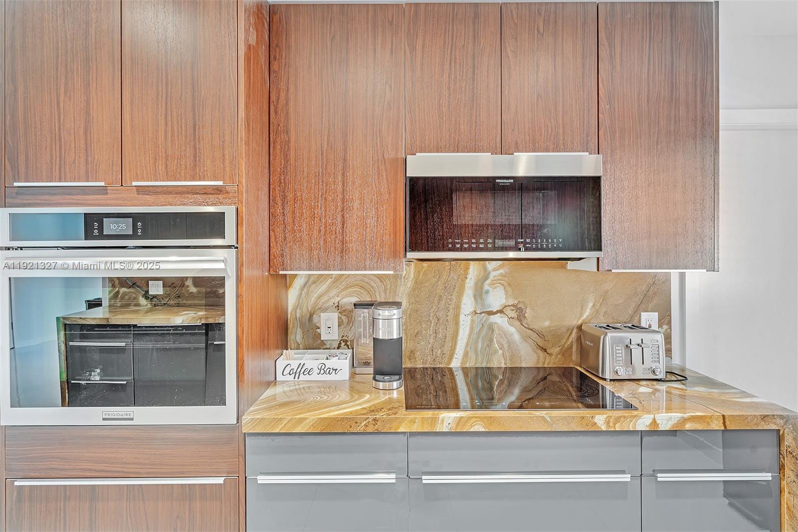 HOLLYWOOD HILLS AMEN PLAT - Residential