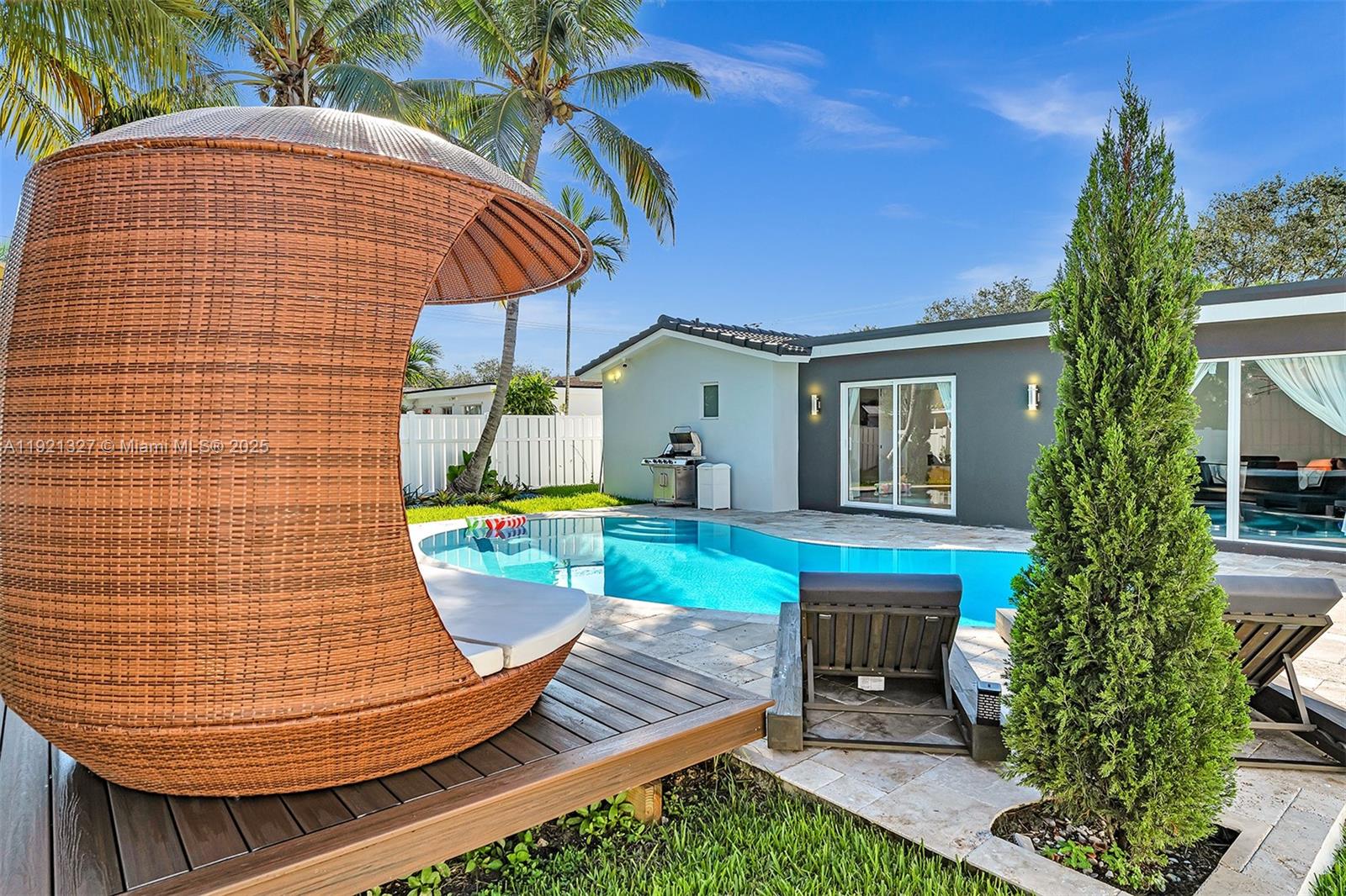 HOLLYWOOD HILLS AMEN PLAT - Residential