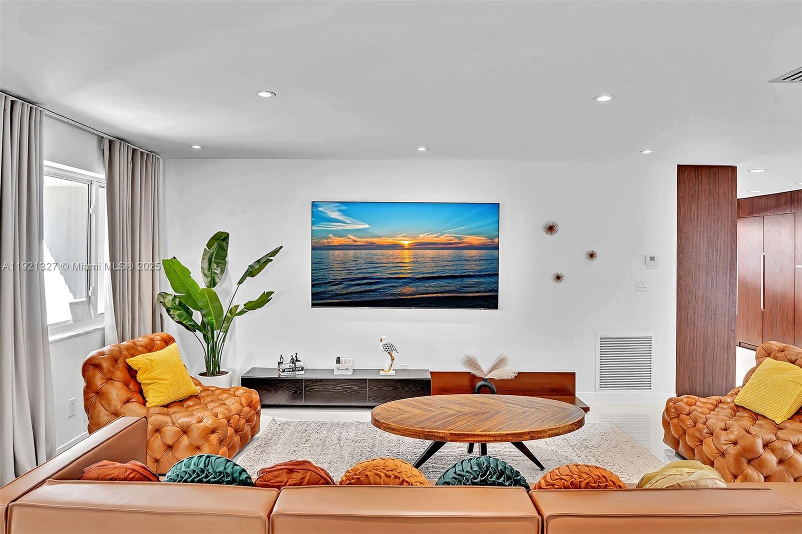 HOLLYWOOD HILLS AMEN PLAT - Residential