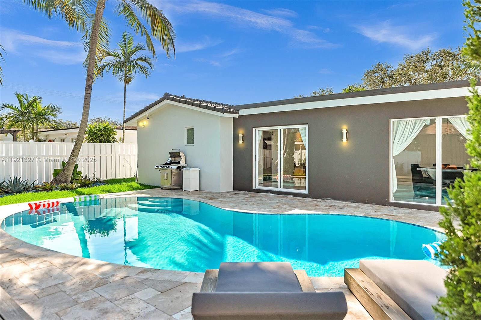 HOLLYWOOD HILLS AMEN PLAT - Residential