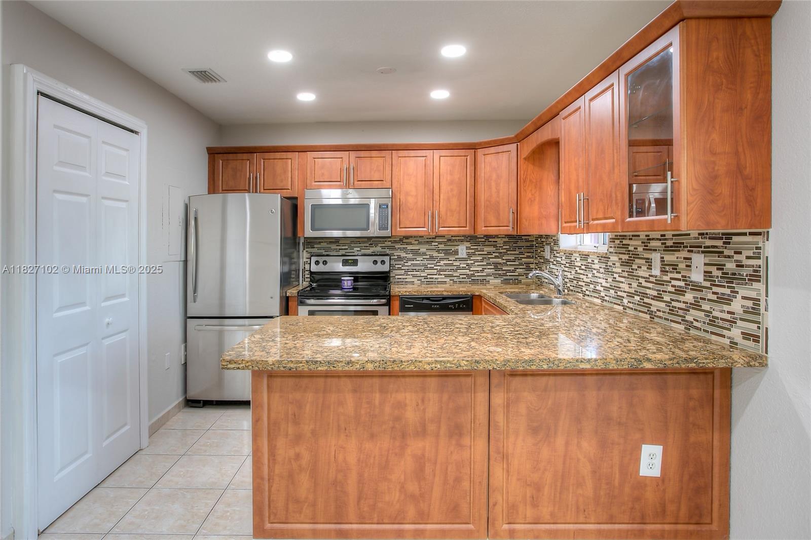 9332 NW 114th Ter 8