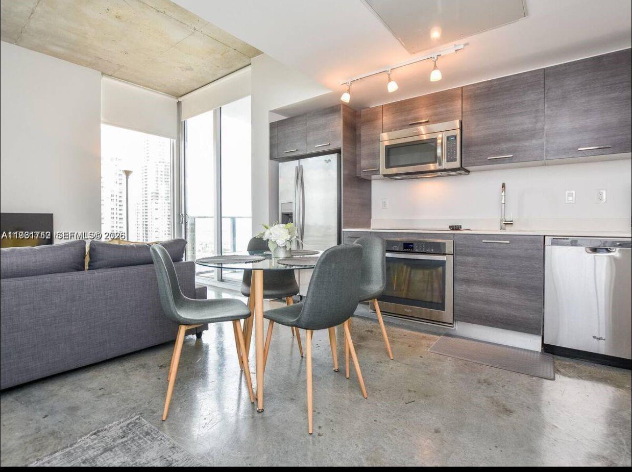 CENTRO CONDO - Residential Lease
