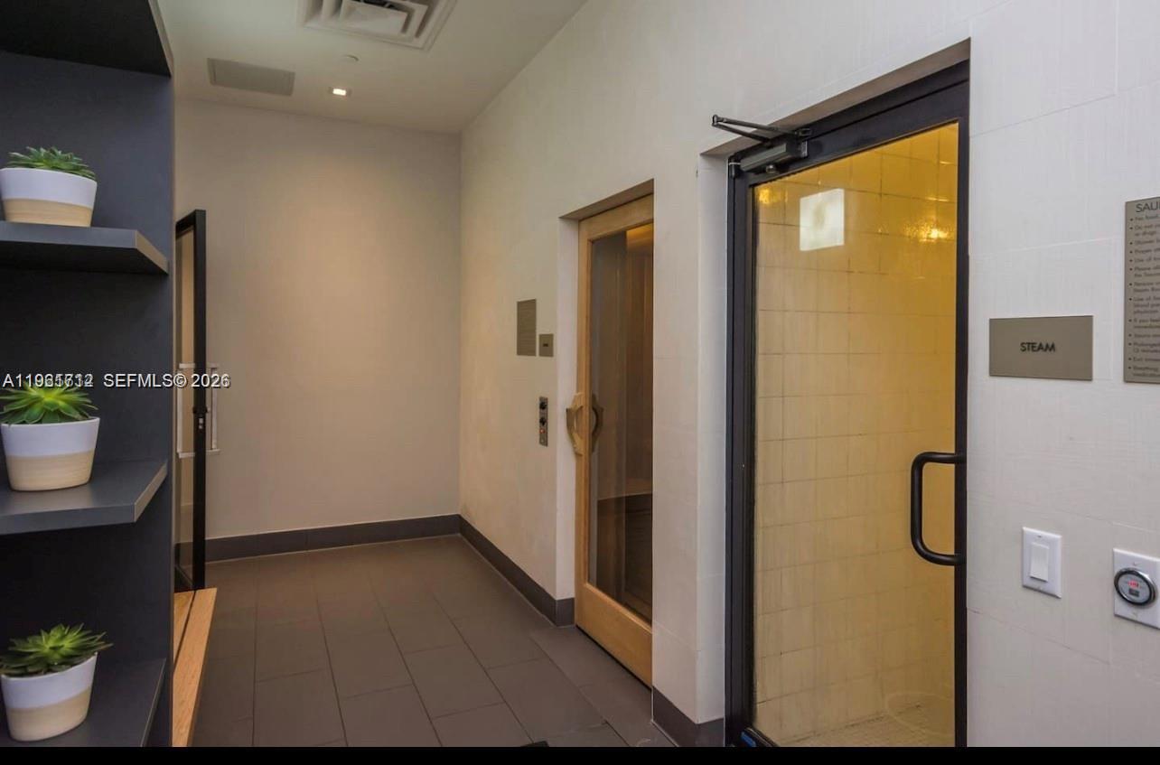 CENTRO CONDO - Residential Lease
