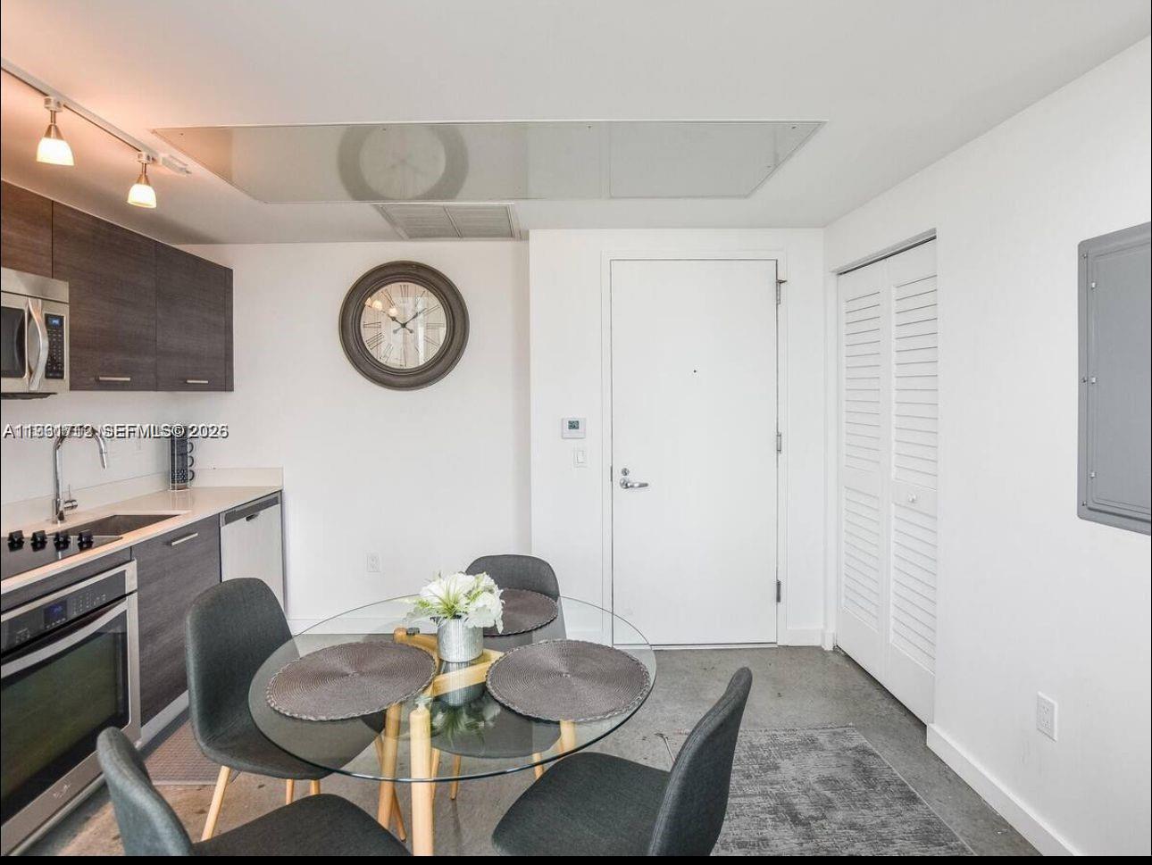 CENTRO CONDO - Residential Lease