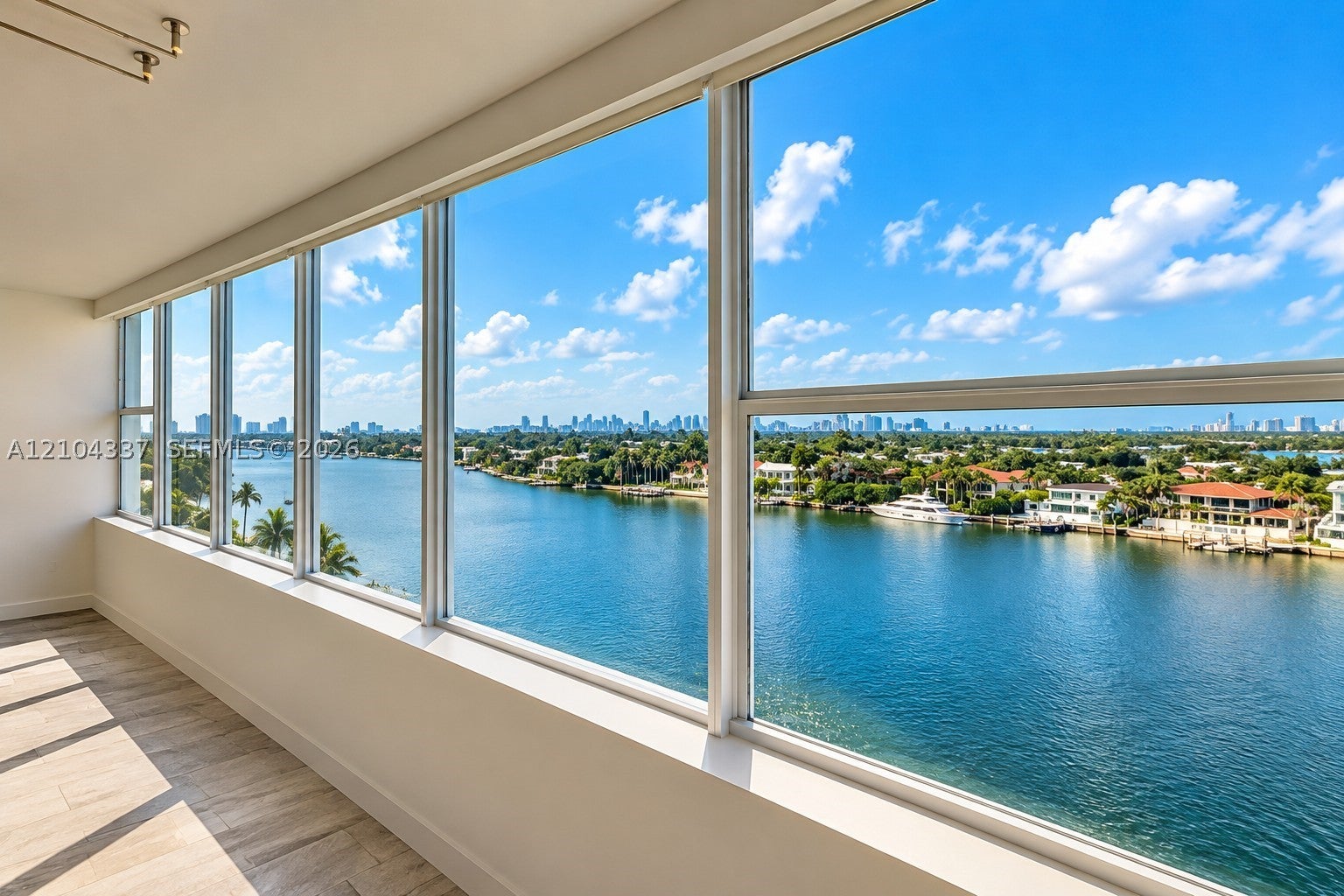 5600 Collins Ave 9S