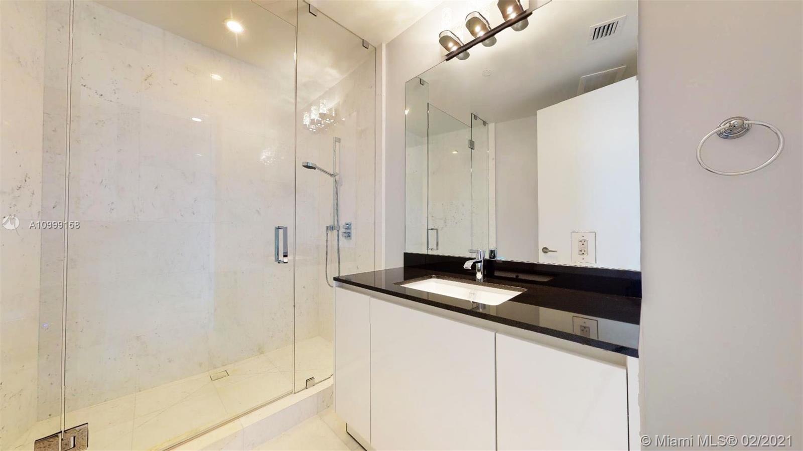 18555 COLLINS AVENUE COND - Residential