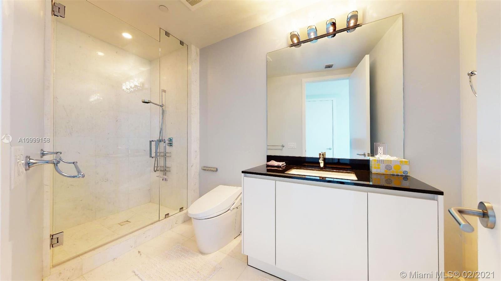 18555 COLLINS AVENUE COND - Residential