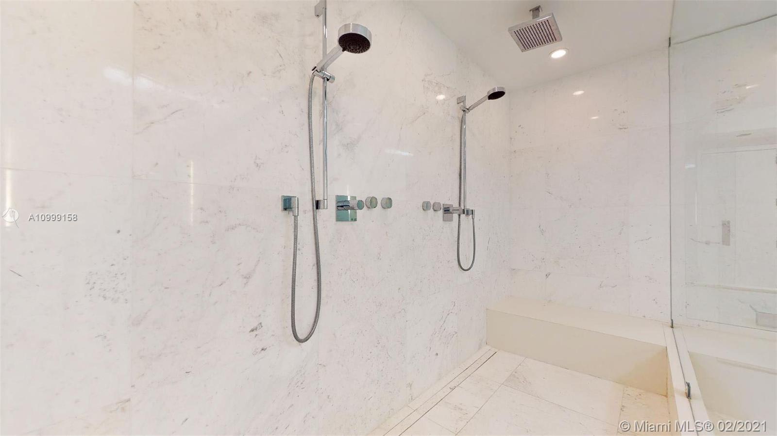 18555 COLLINS AVENUE COND - Residential