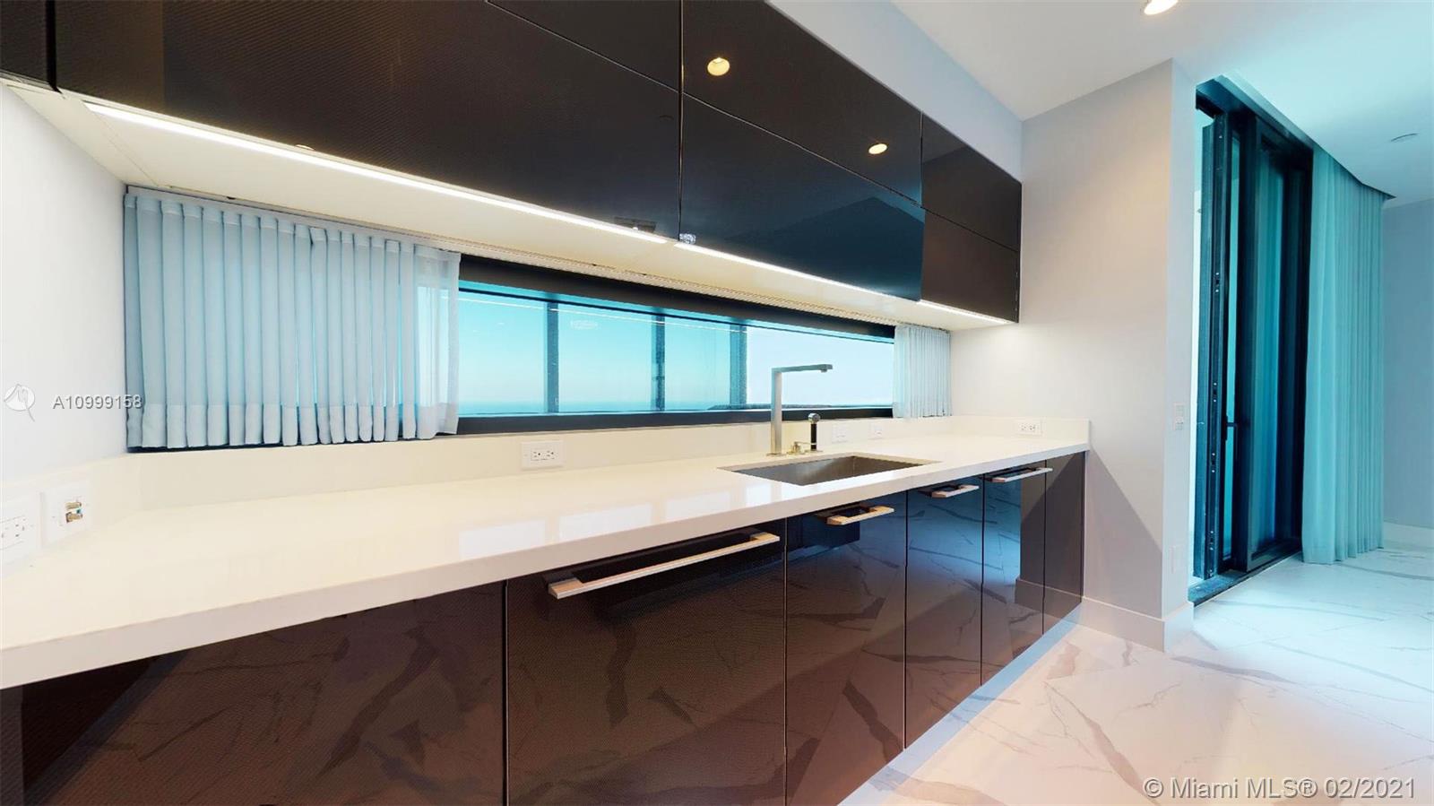 18555 COLLINS AVENUE COND - Residential