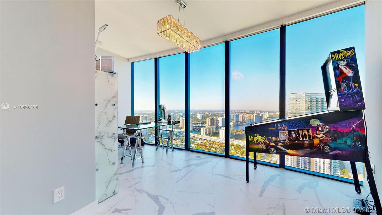 18555 COLLINS AVENUE COND - Residential