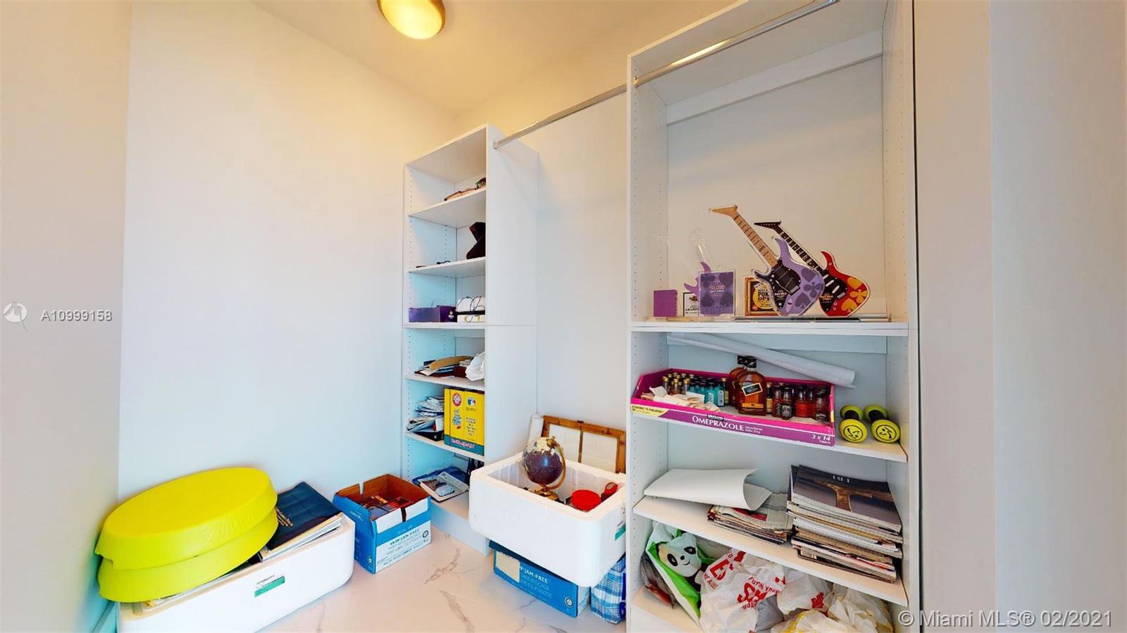 18555 COLLINS AVENUE COND - Residential