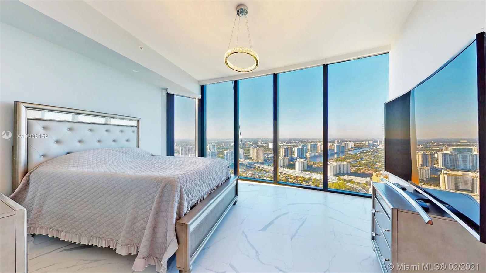 18555 COLLINS AVENUE COND - Residential