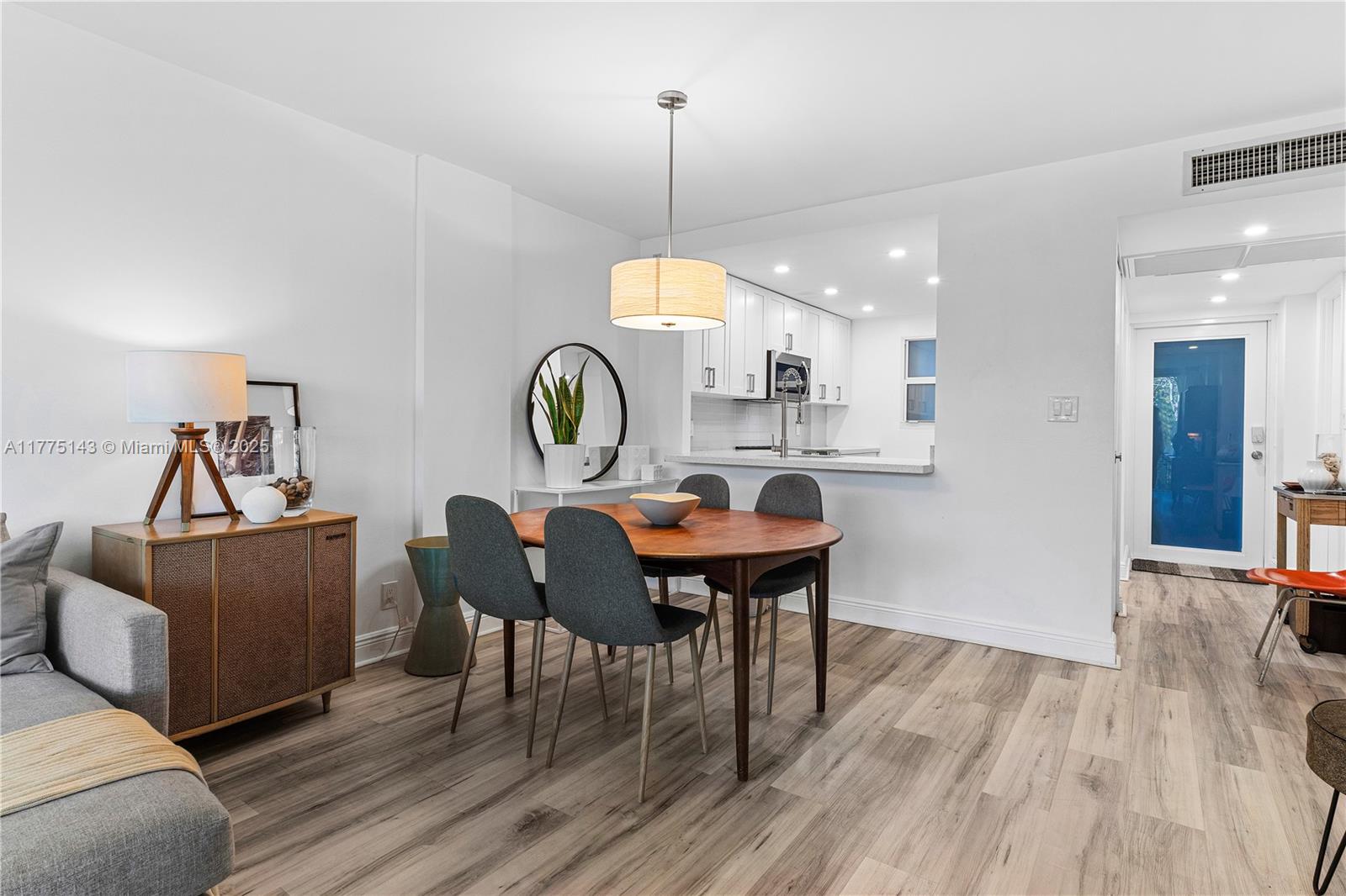 Property for Sale at 121 Royal Park Dr 1E, Oakland Park, Miami-Dade County, Florida - Bedrooms: 1 
Bathrooms: 2  - $174,500