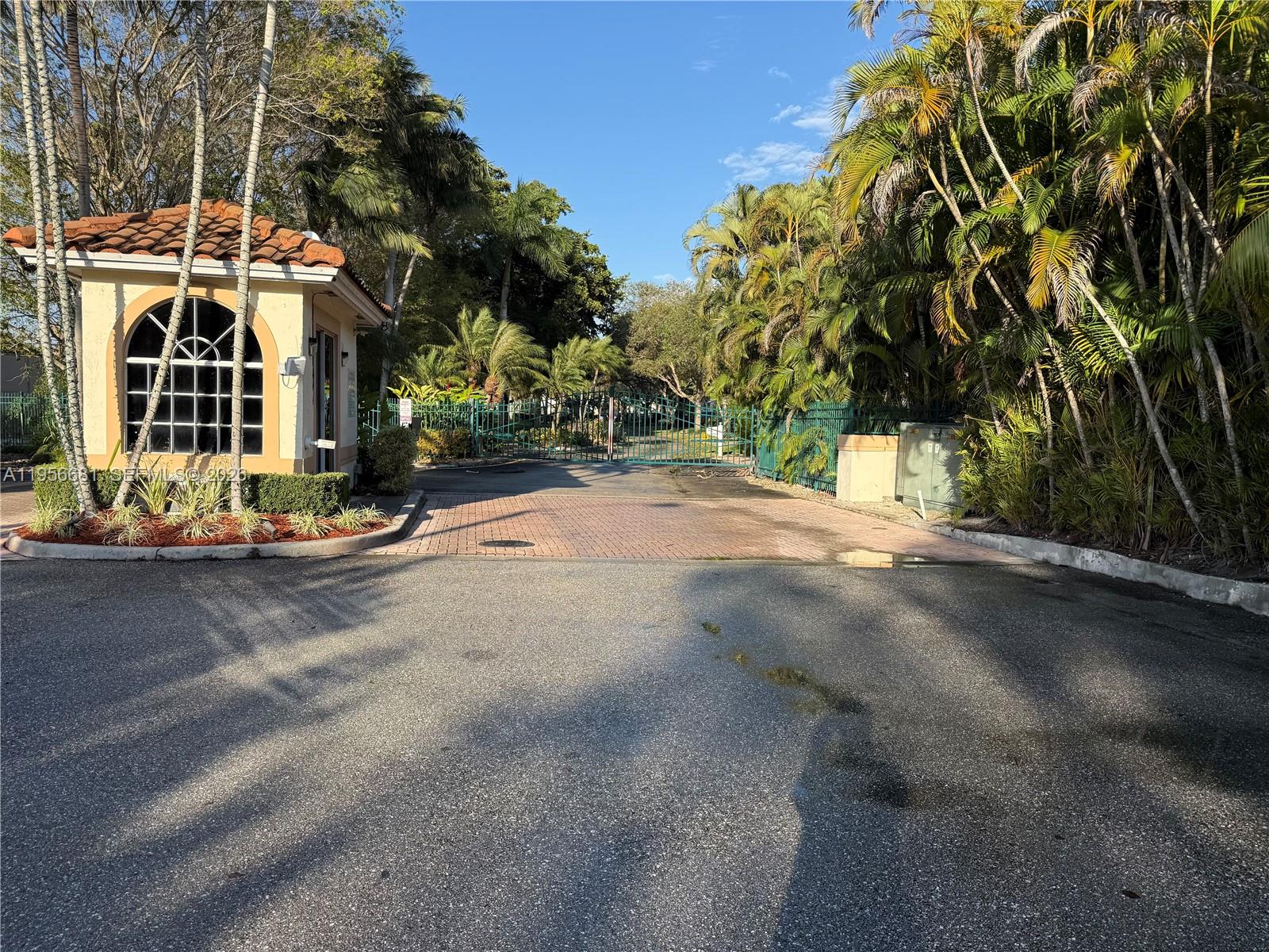 PALM AIRE OAKS COURSE EST - Residential