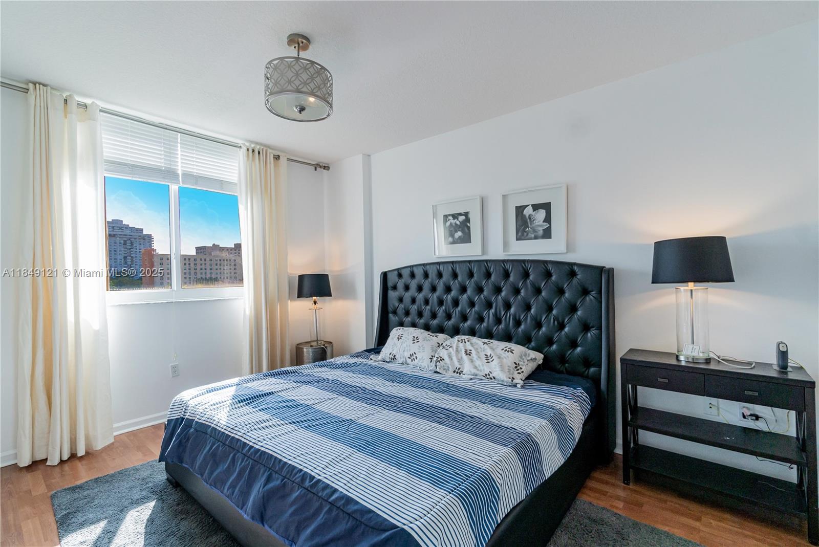 VENTURE AT AVENTURA WEST - Residential