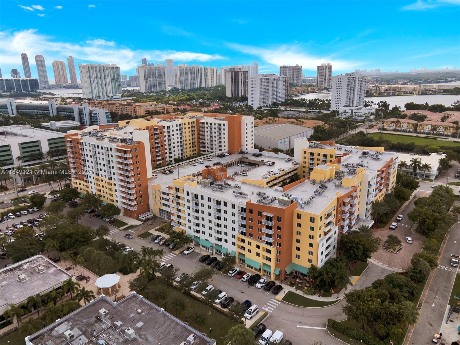 VENTURE AT AVENTURA WEST - Residential