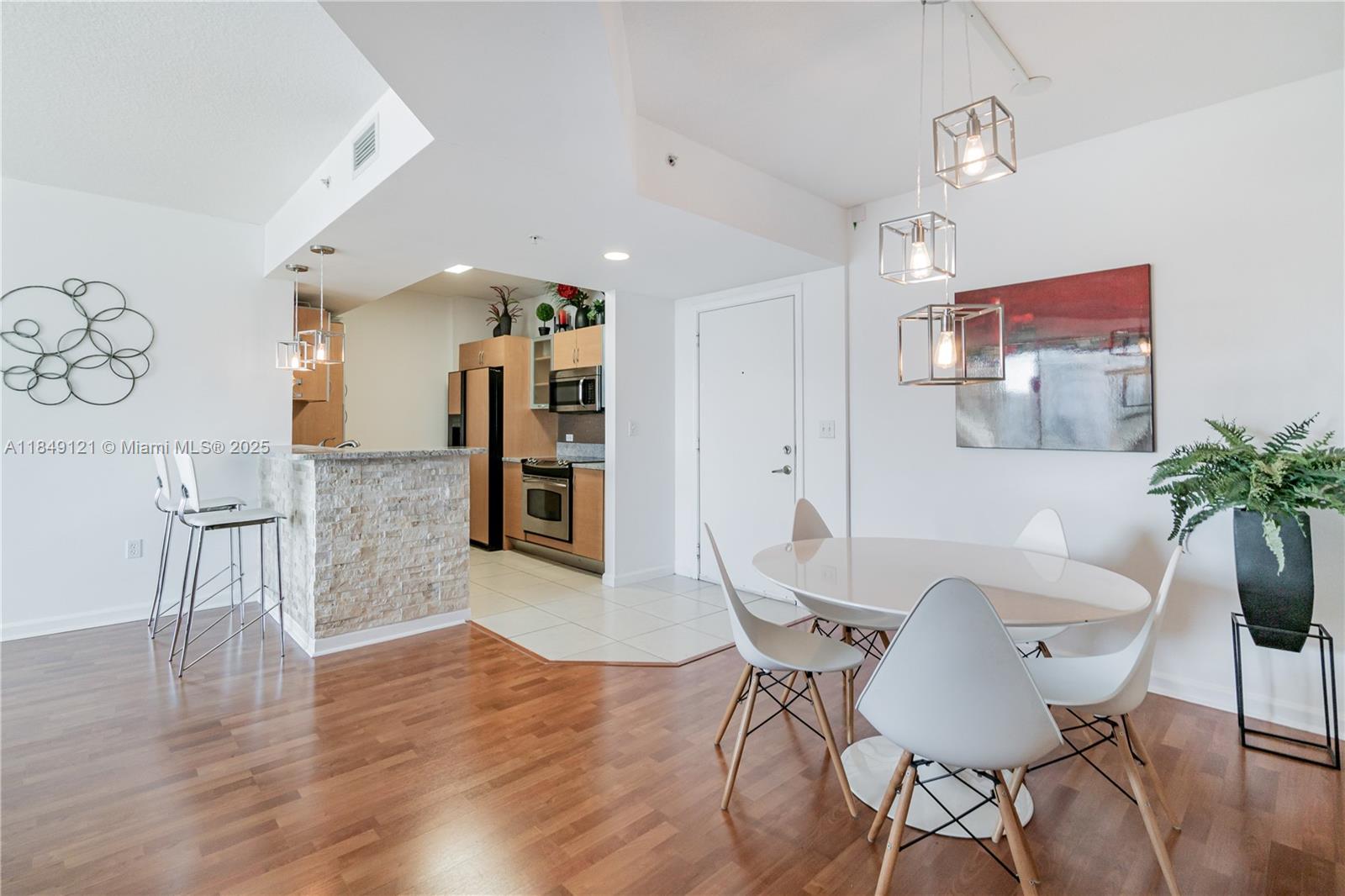 VENTURE AT AVENTURA WEST - Residential