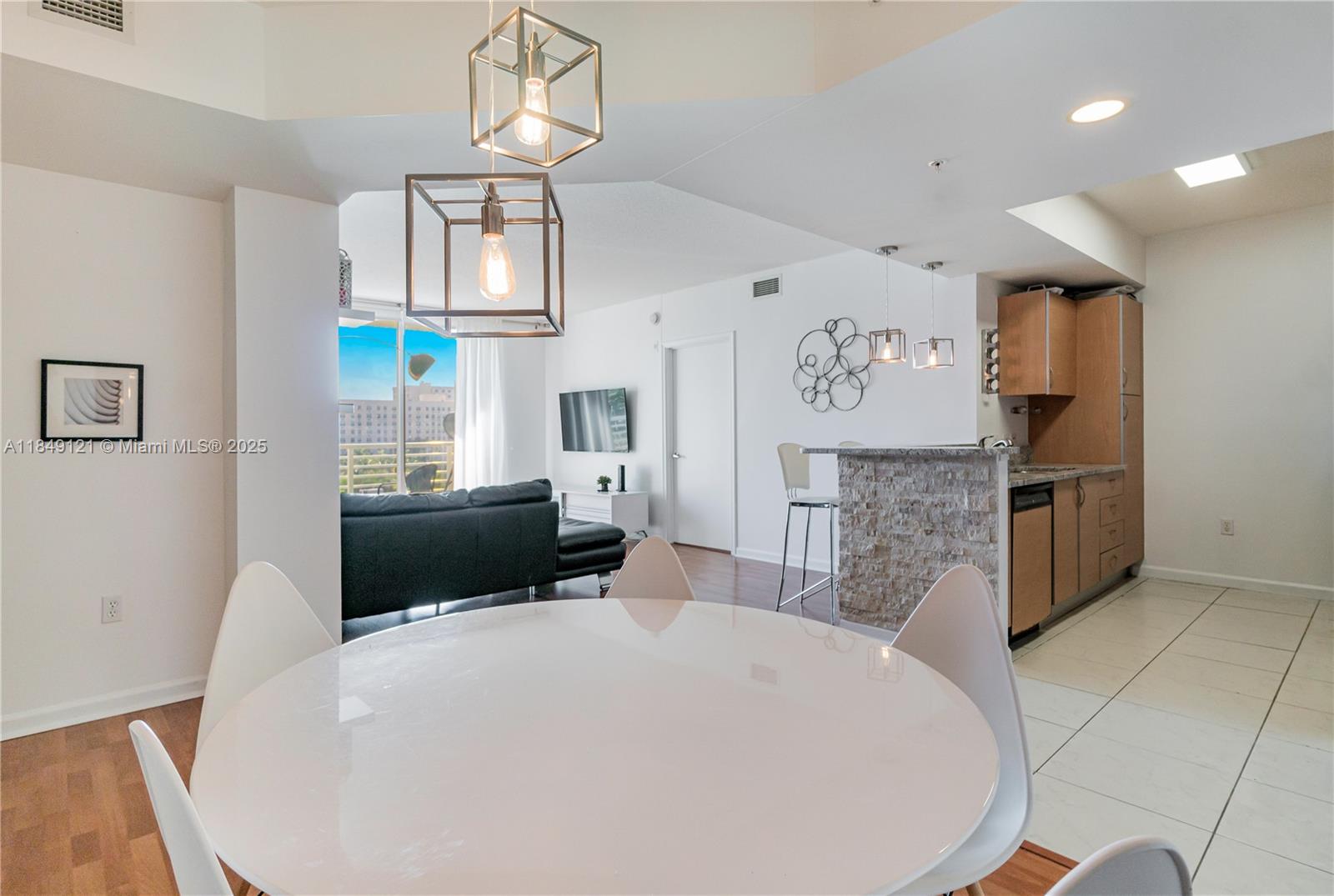 VENTURE AT AVENTURA WEST - Residential