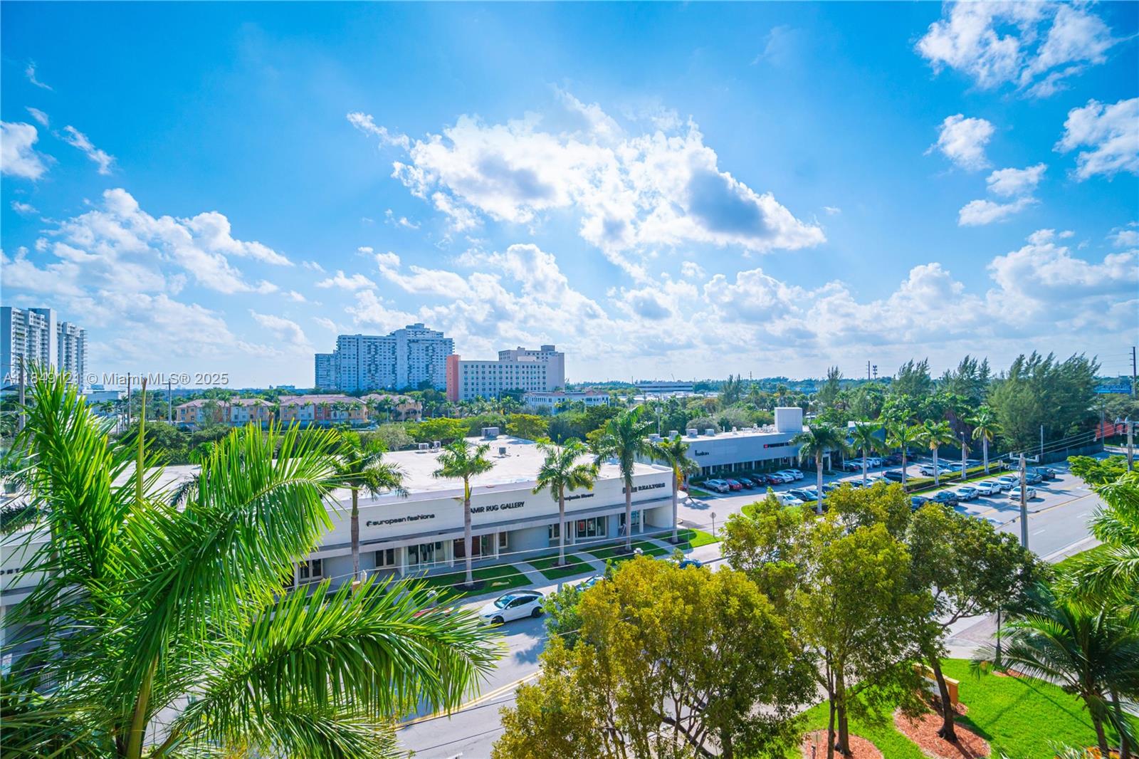 VENTURE AT AVENTURA WEST - Residential