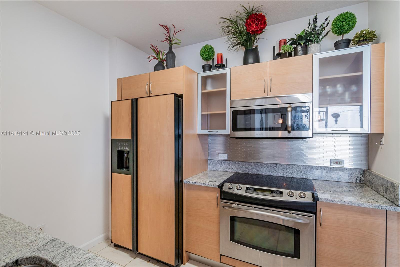 VENTURE AT AVENTURA WEST - Residential