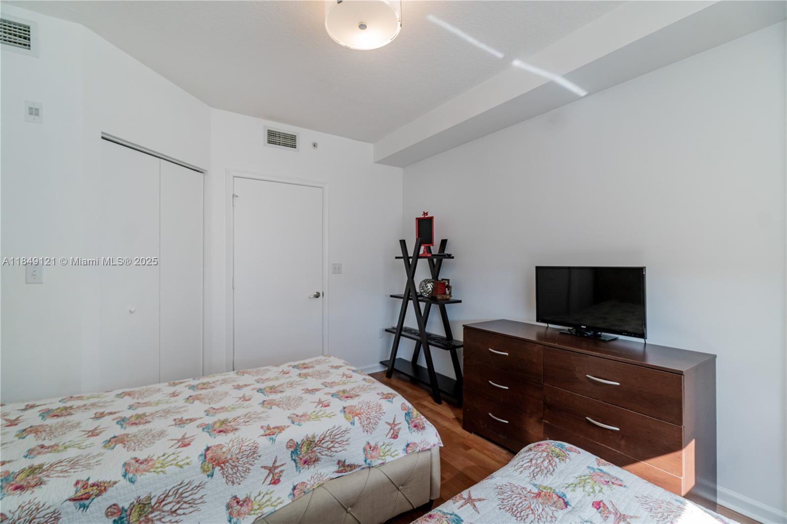 VENTURE AT AVENTURA WEST - Residential