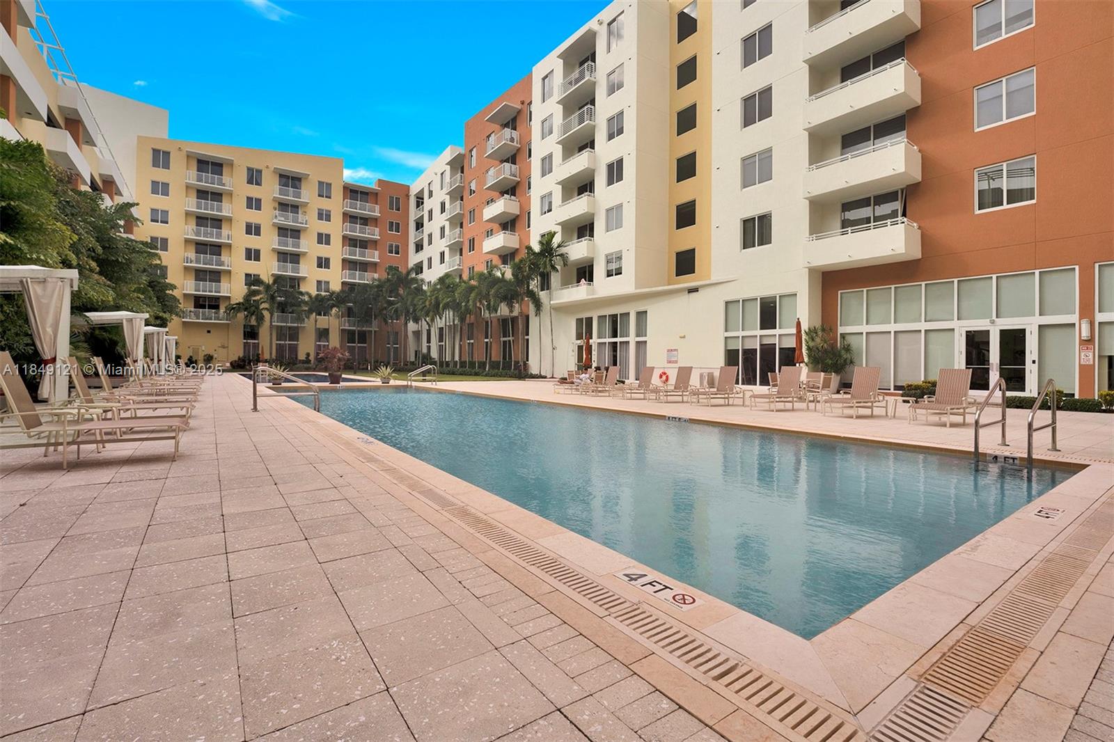 VENTURE AT AVENTURA WEST - Residential