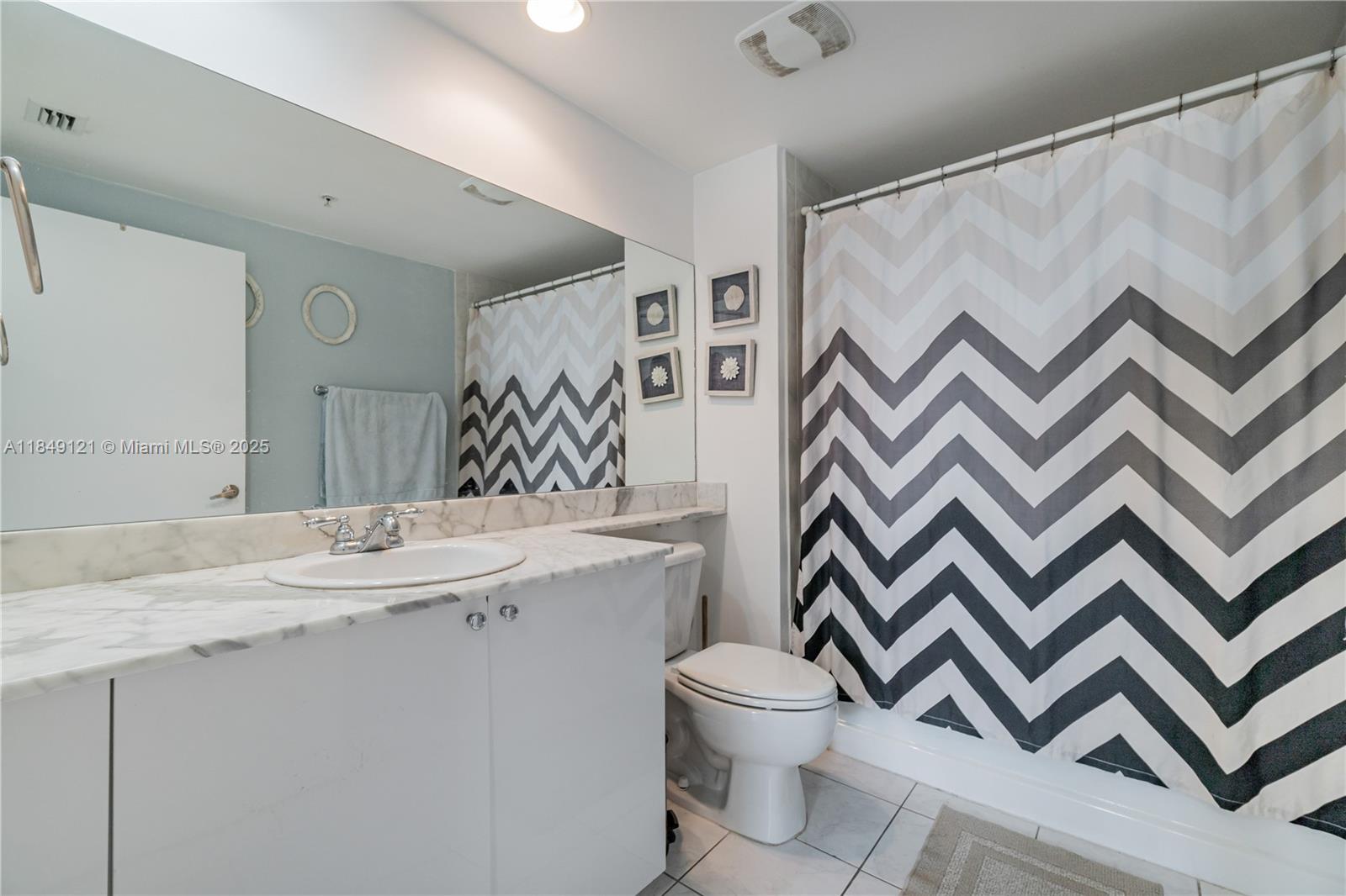 VENTURE AT AVENTURA WEST - Residential