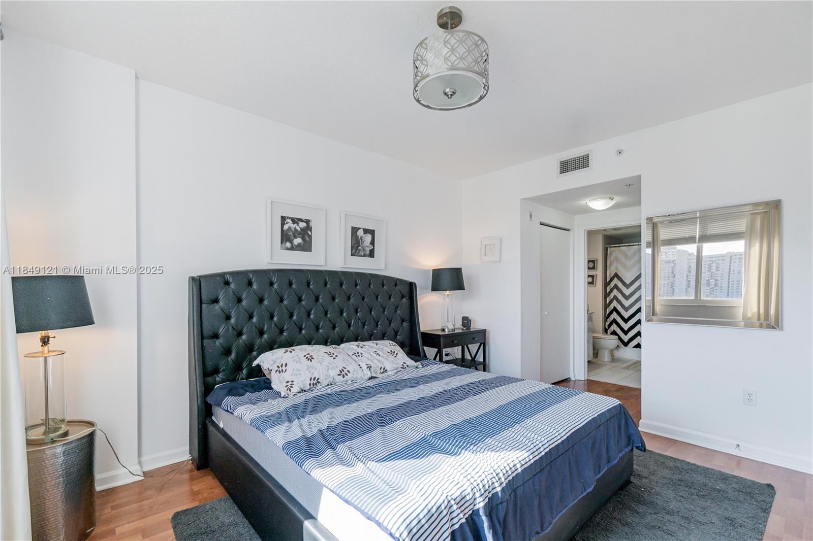 VENTURE AT AVENTURA WEST - Residential