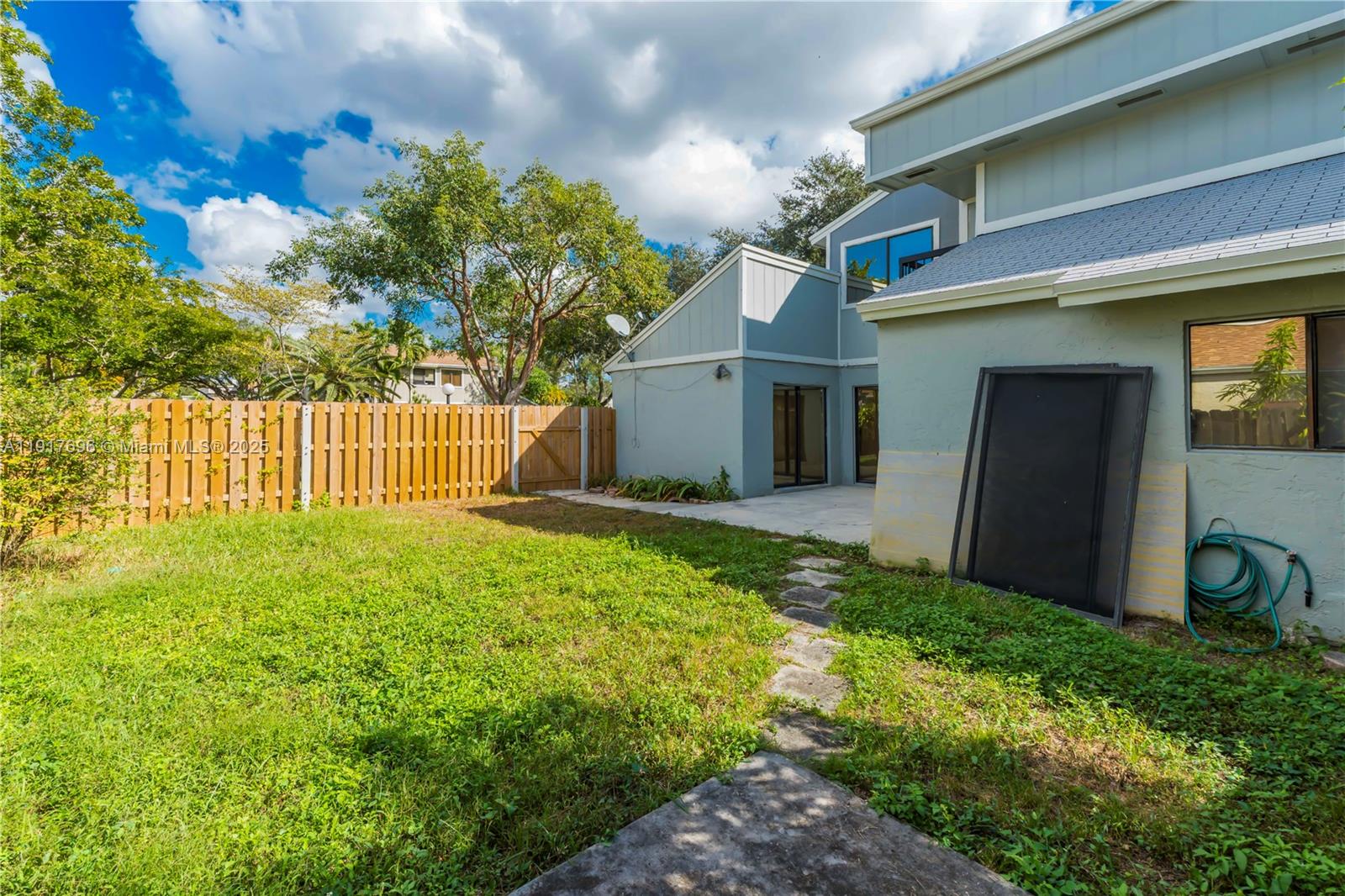 LAGO WEST CLUSTER HOMES P - Residential Lease