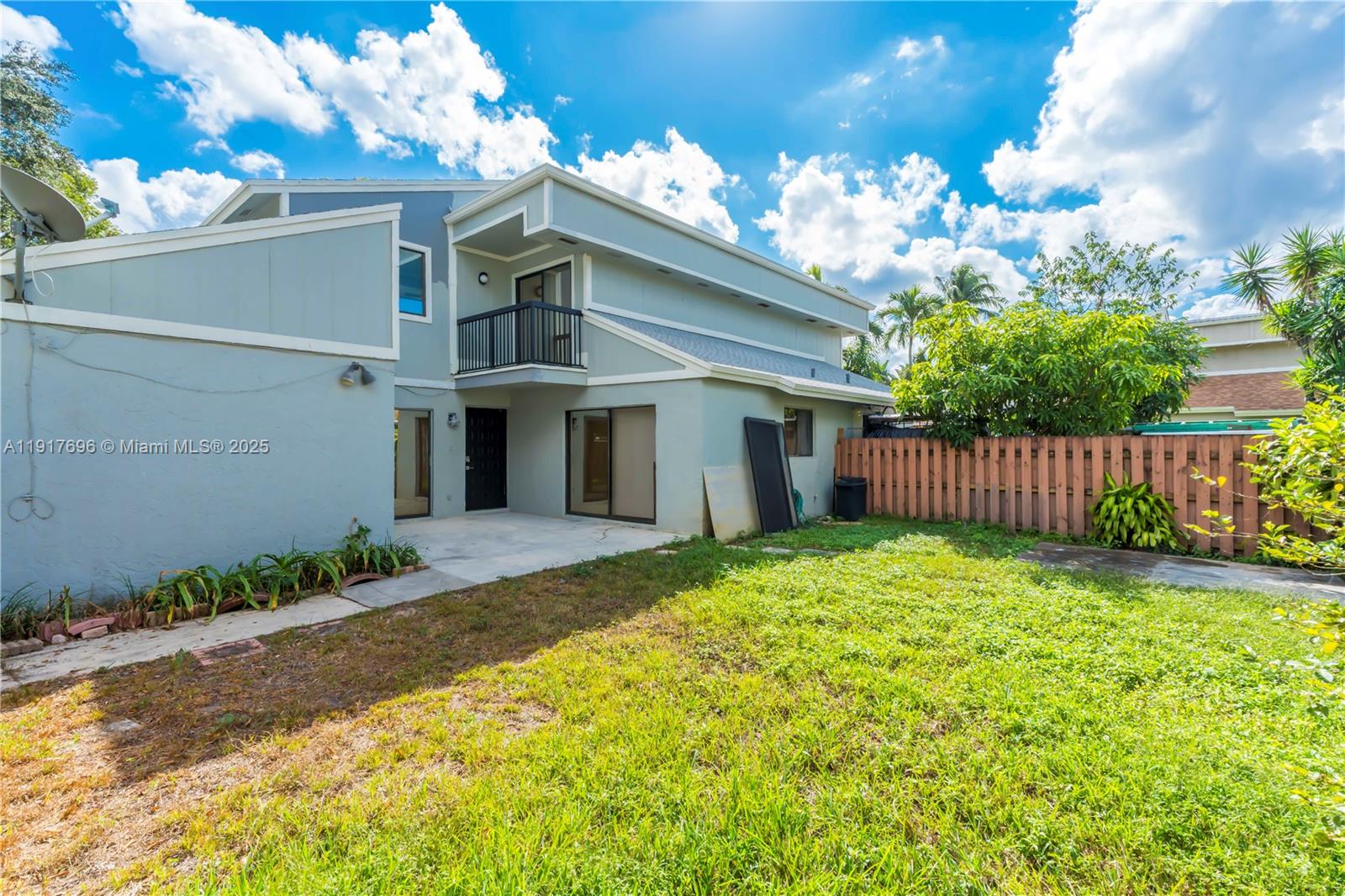 LAGO WEST CLUSTER HOMES P - Residential Lease