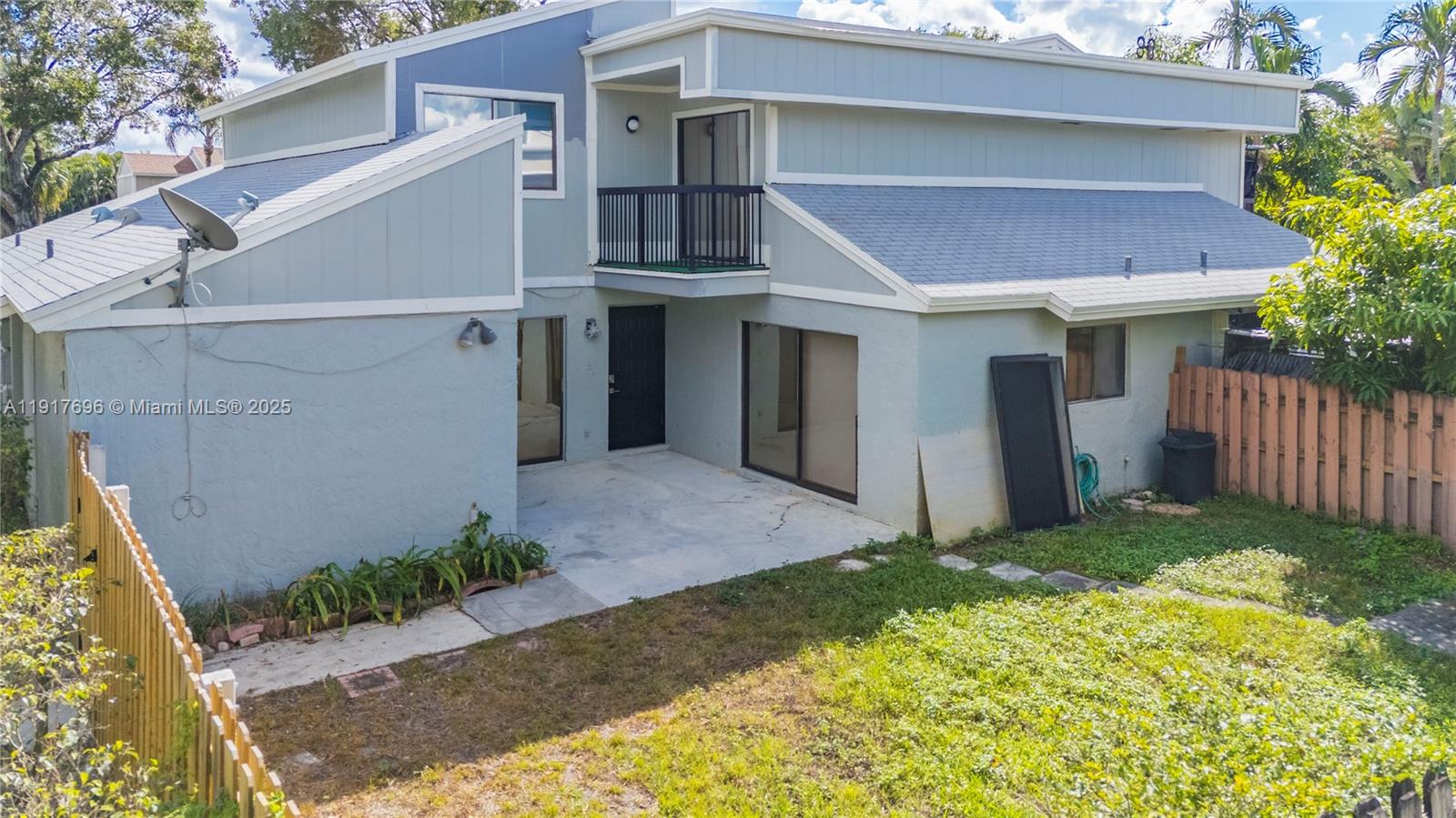 LAGO WEST CLUSTER HOMES P - Residential Lease