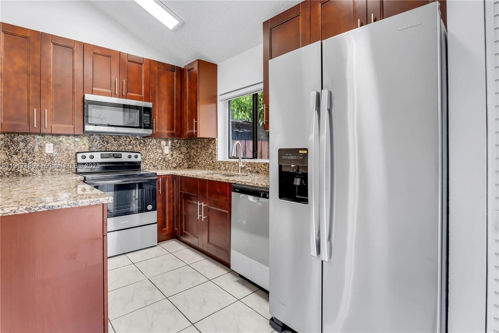 LAGO WEST CLUSTER HOMES P - Residential Lease