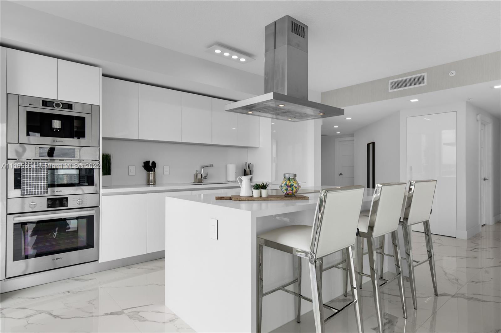 PARQUE TOWERS CONDO - Residential Lease