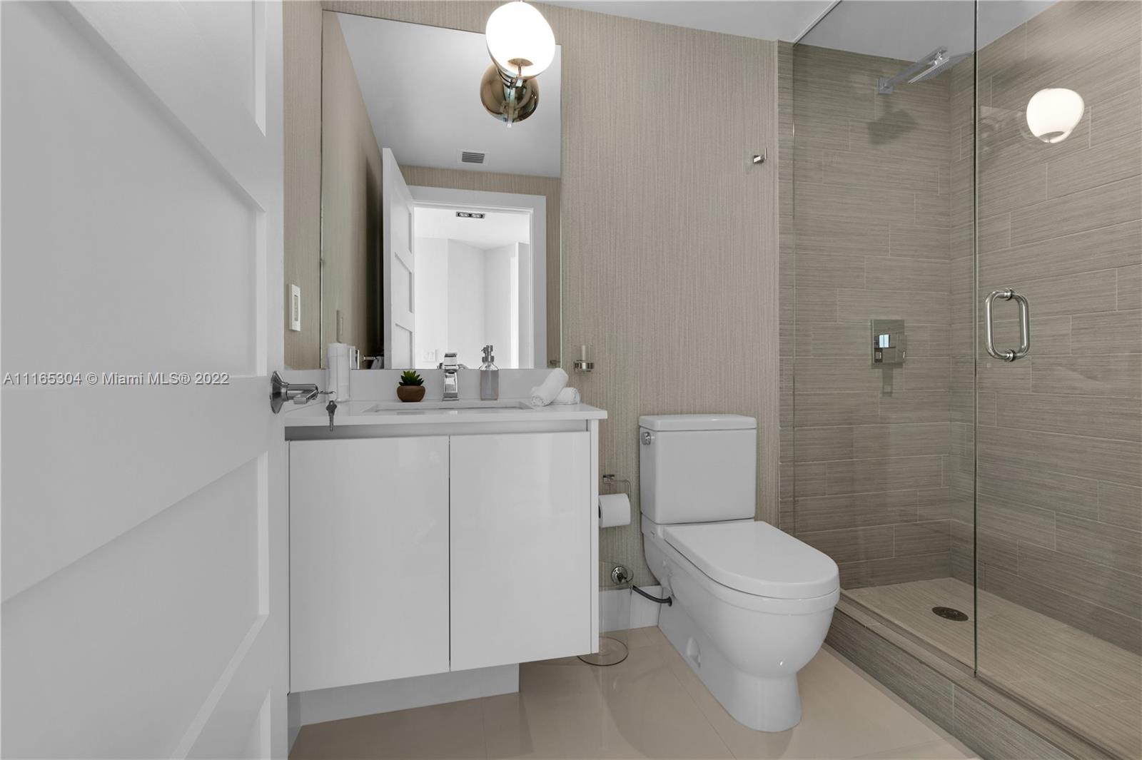 PARQUE TOWERS CONDO - Residential Lease