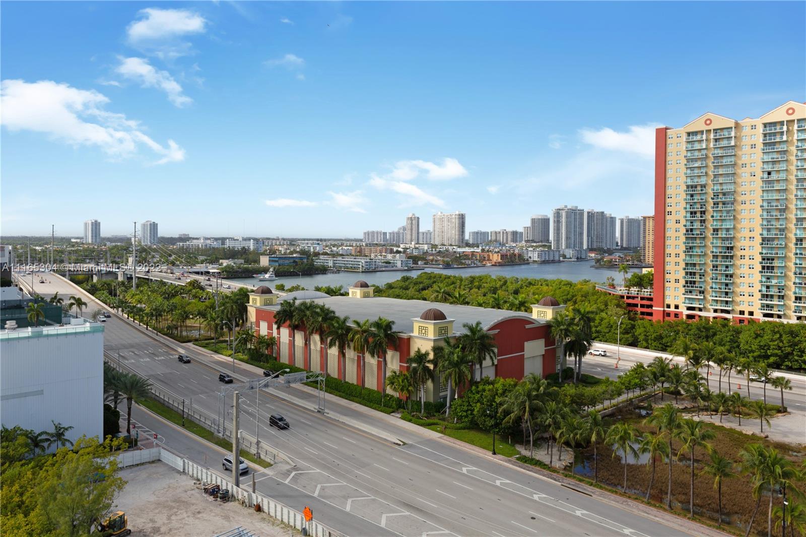 PARQUE TOWERS CONDO - Residential Lease