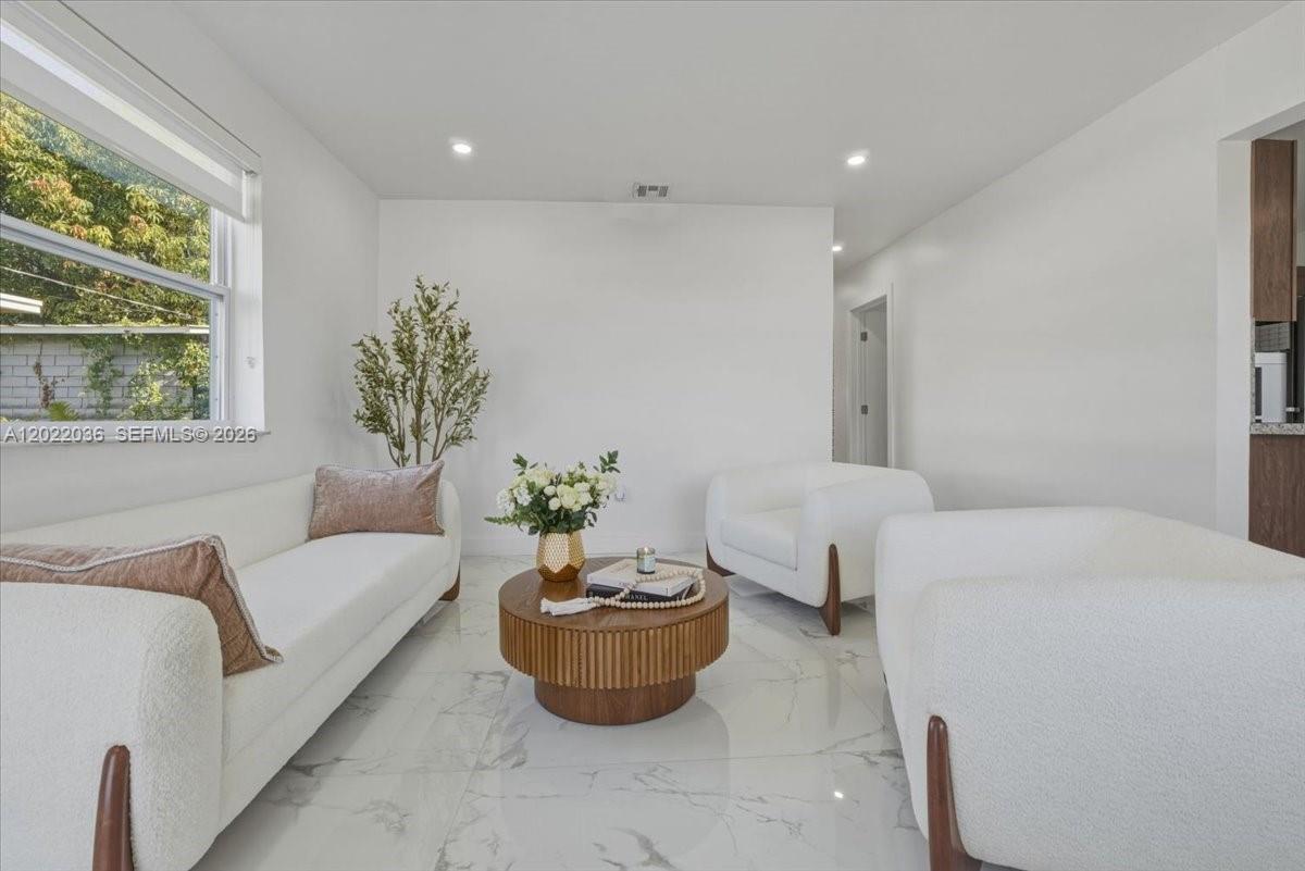 ULELAH - Residential