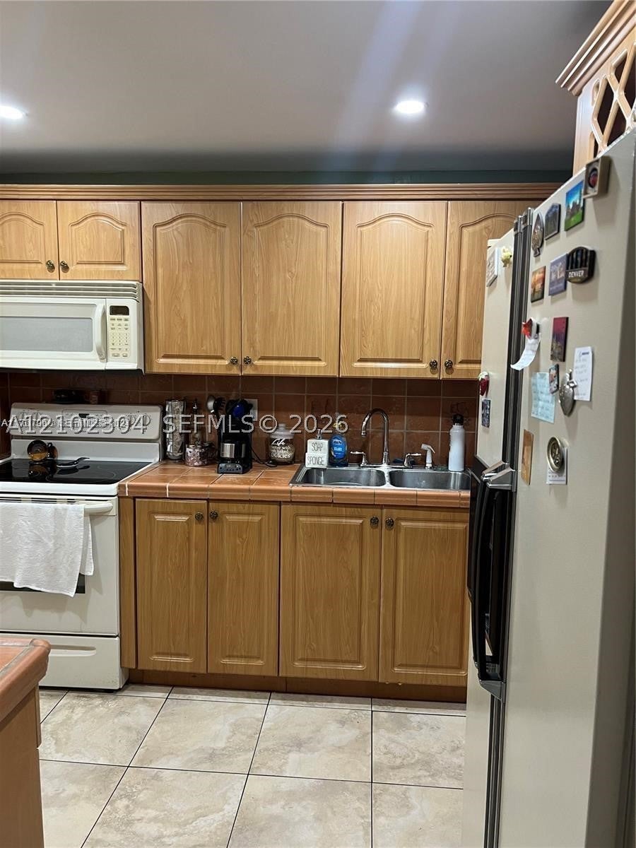 8875 Fontainebleau Blvd 203